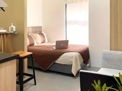 The CityFlats Amorsolo โรงแรมใน