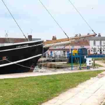 Navigation Cottage on the Historic Sea Lock Overlooking the Nature Reserve Others