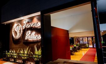 Hotel Serene Palace