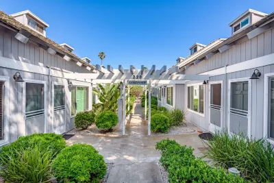 Best Deal in Carpinteria! Các khách sạn gần Carpinteria State Beach