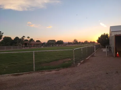 Guest House with horse privilege's, in the country & beautiful neighborhood.