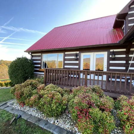 Cabin Guest Suite Retreat ft Million Dollar View!