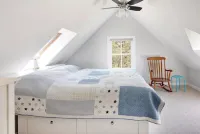 Tranquil  5 BR House, Heated Saltwater Pool Near Downtown Edgartown