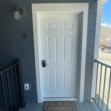 Yellowstone Retreat Rentals U4: two blocks from Yellowstone!
