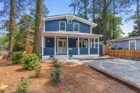 Luxury 6BR-5.5BA, heated pool, firepit, 2 porches, sheets/twls, beach/baby gear