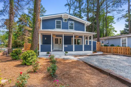 Luxury 6BR-5.5BA, heated pool, firepit, 2 porches, sheets/twls, beach/baby gear