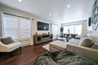 Only a half mile to Notre Dame  and Eddy street  Just Remodeled Hotels in South Bend