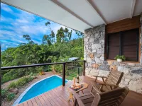 Private Stone House Hotels in Cannonvale