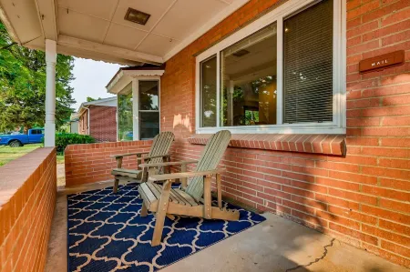 Huge & Stylish 5bd3ba Close to Denver & Boulder! Dog friendly! Отели рядом с достопримечательностью «Парк Хоскинсон»