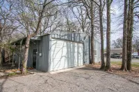 3 Bed Cabin by Lake Texoma Pet Friendly