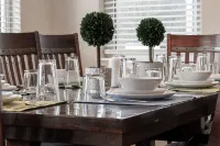 Modern, cheerful home near Winter Park/Granby. Private Hot Tub, mountain views! Hotels in Tabernash