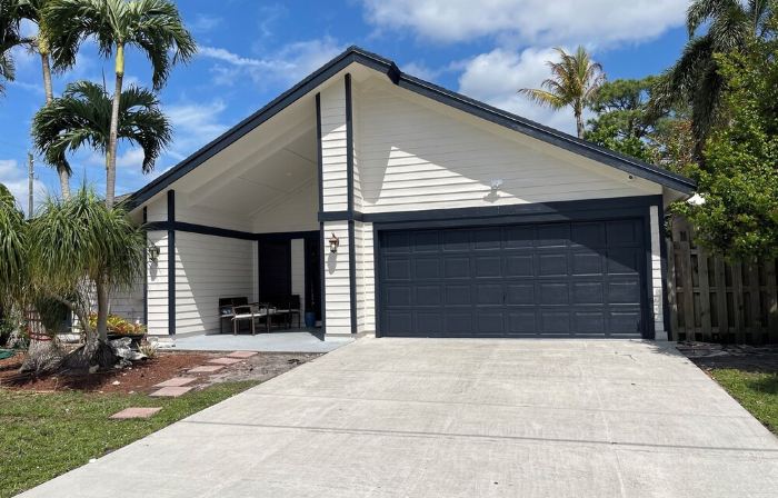 Charming 3-bedroom house with AC and WiFi in fabulous Jupiter, close to beaches