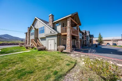 Comfy & Convenient with View of Utah Olympic Park Hotels near Utah Olympic Park
