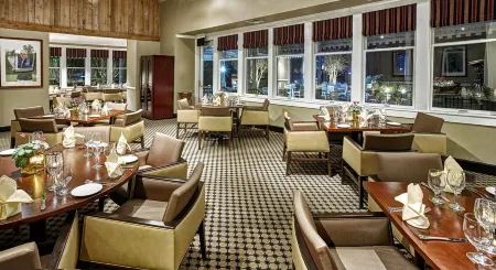 Kingsmill water-view studio, minutes to Busch Gardens & Colonial Williamsburg! Отели рядом с достопримечательностью «Tradewinds»