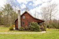 Log Cabin at the Goat Sanctuary, Healing for Humans and Animals - 3 tähden