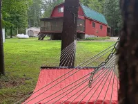 Bear Bottom Cabin. Your own getaway adventure!Sleeps 16 - 4 bedrooms Hotels in McHenry Township