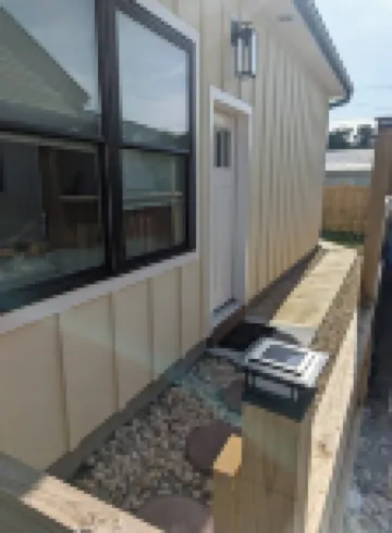 Coastal Cottage, walk to downtown Beaufort, close to beaches, pet friendly.