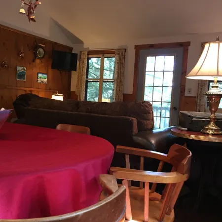 Beautiful lakeview cottage on Friends Lake