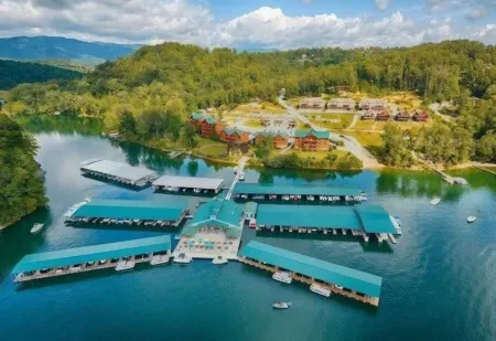 Close to trails and Norris Lake