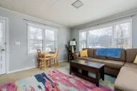 ~Cozy & Family Friendly Home~  Game Room | Self Check-in | FAST WiFi|