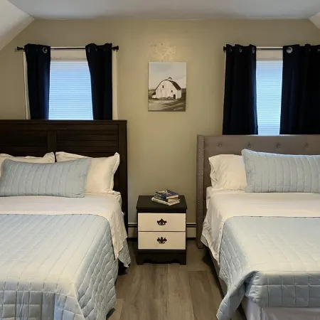2-Bedroom Apt Sleeps 7! - 1/4 mile to Beach!