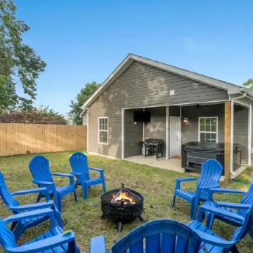 Bourbon Run - HotTub/ Ark 30min/ Horse Park 12min/ Walk Downtown/ 4BR Sleeps 8