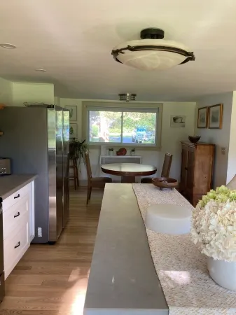 Remodeled Unit #1, 7 min to Great Barrington, 12 min to Ski Resorts & Trails