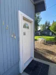 Cozy, quiet centrally located one bedroom