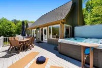 Luxury Home with MountainViews•PoolTable•Chefs Kitchen•FirePit Hotels in Lake Lure