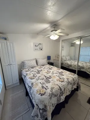 Cozy Venture Out Cottage Hotels near Bay Point Park