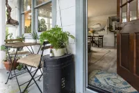 The Bohemian Cottage + Butterfly Garden - บ้านพักหลังเล็ก