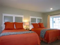 Downtown Branson Cottage
