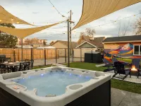 ARCADE - FIRE PIT - HOT TUB - BACKYARD GAMES - OLDE TOWN HISTORIC DISTRICT Hotels in Arvada