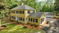 Historic Home w/hot tub, steps from everything! Hotels near Hyland Golf Club