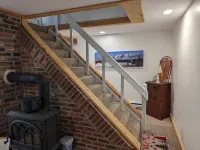 White Mountain Chalet; great for skiers, hikers & families!