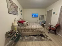 Cozy 1-bedroom apartment in fabulous Madison with WiFi, AC, Smart TV