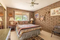 La Paz - Adobe desert home on 6 acres, hot tub, cowboy pool, hiking
