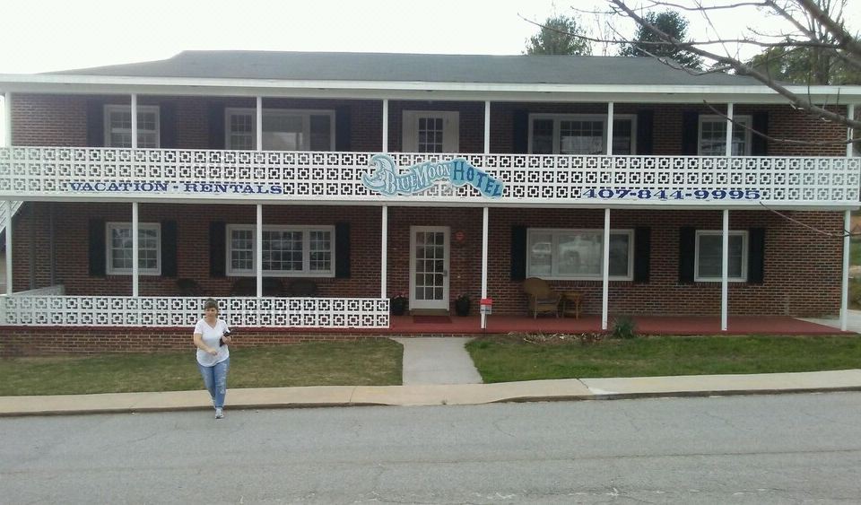 Blue Moon Vacation Rentals Downtown Clayton,Clayton- Harga & Promo ...