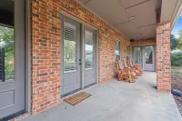 Spacious modern 4 bedroom house -downtown Waco near Silo District