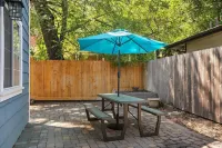 Modern 3 Bedroom Home Spacious Front Porch Atascadero Lake Park附近的飯店