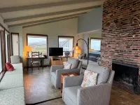 NEW LISTING! Fantasea! Enjoy dramatic crashing waves, fireplace, dog friendly!