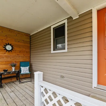Renovated Rustic Charm!