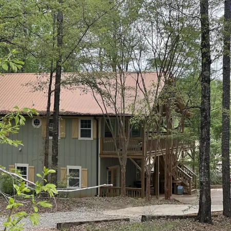 Rosie’s Peaceful Lake House