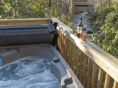 Sugar Mountain Log Cabin with Hot Tub, Fire Pit & Modern Comforts