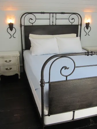 Historic 1887 Carriage House Located On Landmark Property