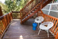 Stunning secluded creekside A-Frame cabin/gameroom