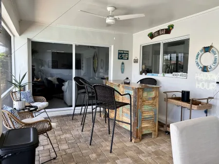 A Happy Place waiting for you. Just 7 minutes away from Fisherman’s Village!