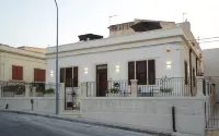 Only 350mt from the historic center! Recently renovated Art Nouveau house