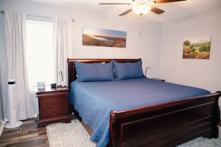 Cottage with hot tub!