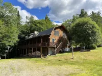 Sleeps 30!! 2 Cabins, 10 Bedrooms, 3 Kitchens, Hot Tub, Fireplaces, Game Rooms